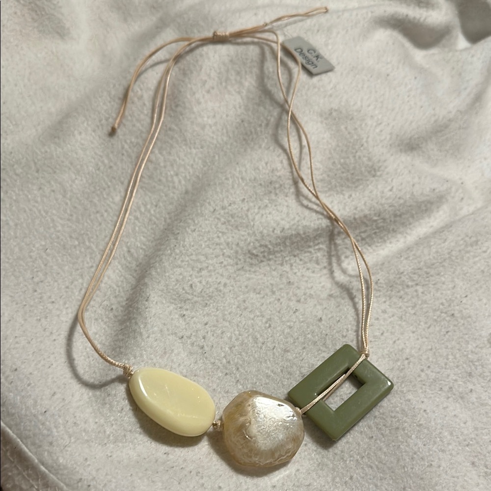 Alex Ryan Elegant Cream and Green Necklace